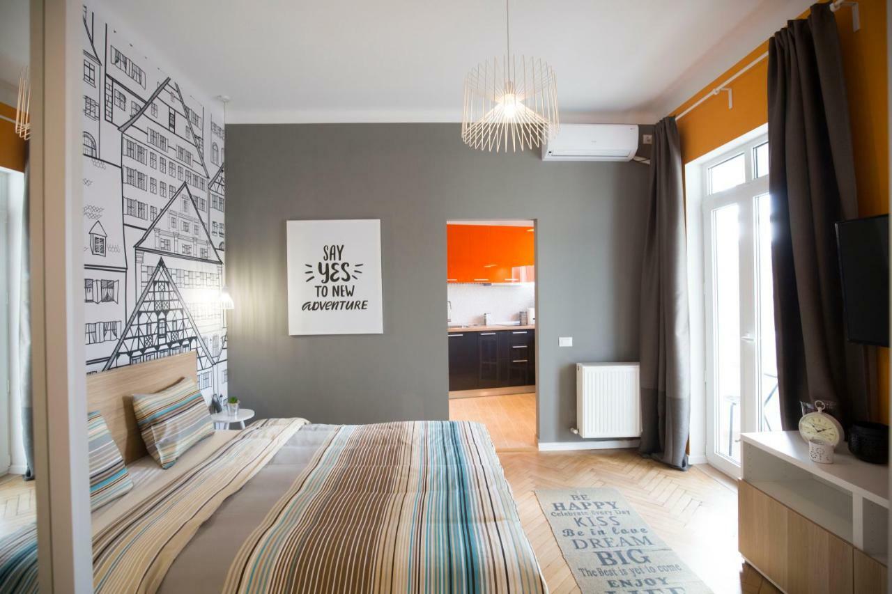 Central Up Studio Букурещ Екстериор снимка